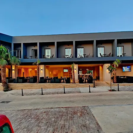 Pearl Boutique Road 4*