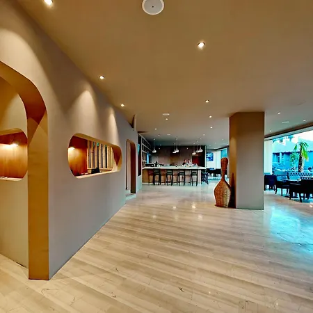 Pearl Boutique Road Hotel