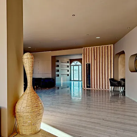 Hotel Pearl Boutique Road 4*